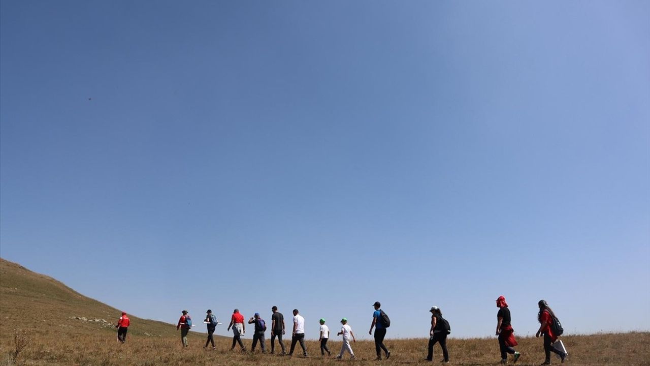 Ardahan'da 30 Ağustos Zafer Bayramı'nda Ramazan Tabyası'na yürüyüş düzenlendi