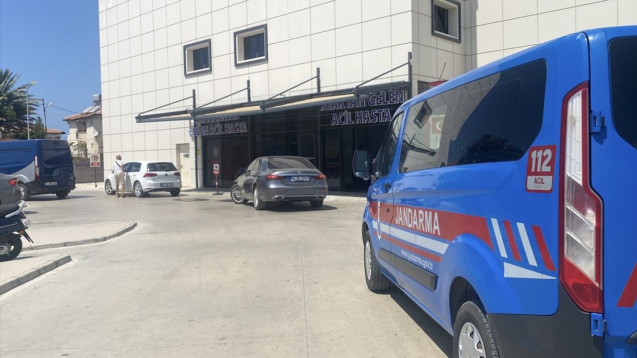 Arsuz'da motosikletin çarptığı ailede 9 aylık bebek yaşamını yitirdi, 4 kişi yaralandı