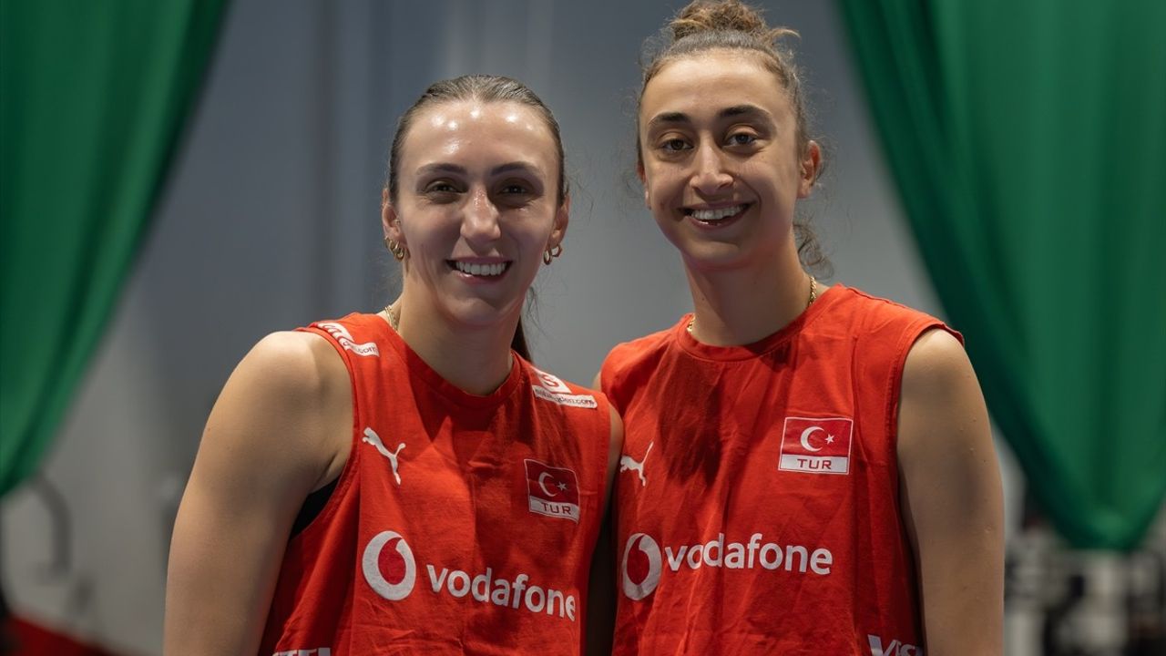 Aslı Kalaç ve Elif Şahin: Slovenya maçını kazanacaklarına inanıyoruz