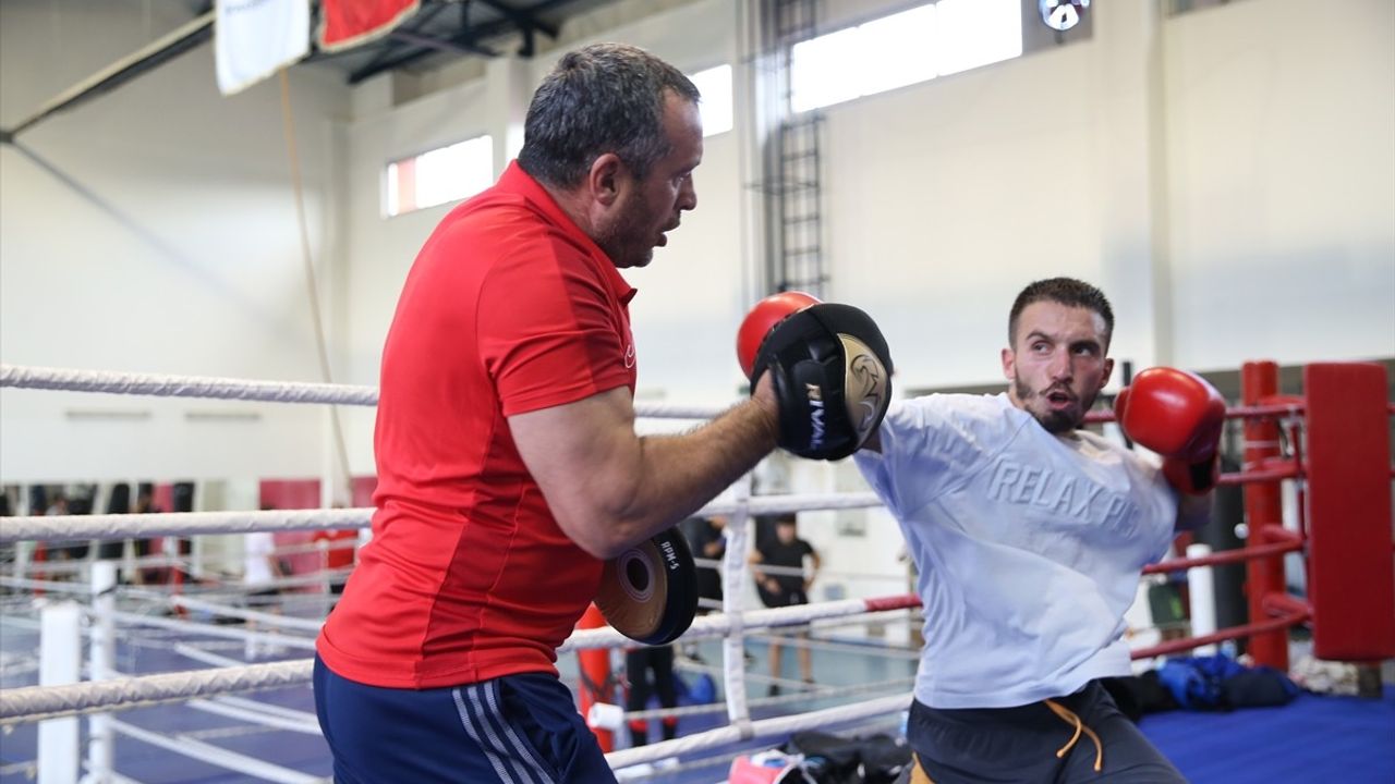Avrupa Şampiyonu Samet Gümüş, 2025 Dünya Boks Şampiyonası İçin Hazırlanıyor
