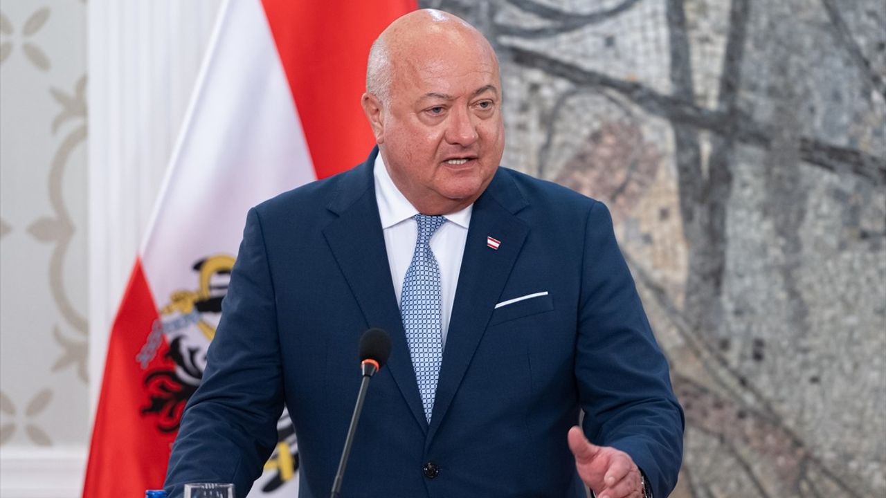 Avusturya, Karadağ'daki orman yangınlarına 100 personel ve ekipman desteği gönderecek