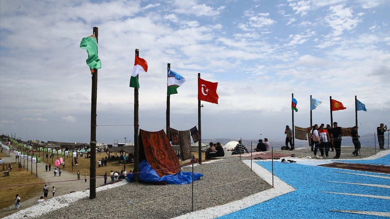 Azerbaycan'da 4. Milli Yayla Festivali: Kültür ve Geleneksel Sporlar Öne Çıktı