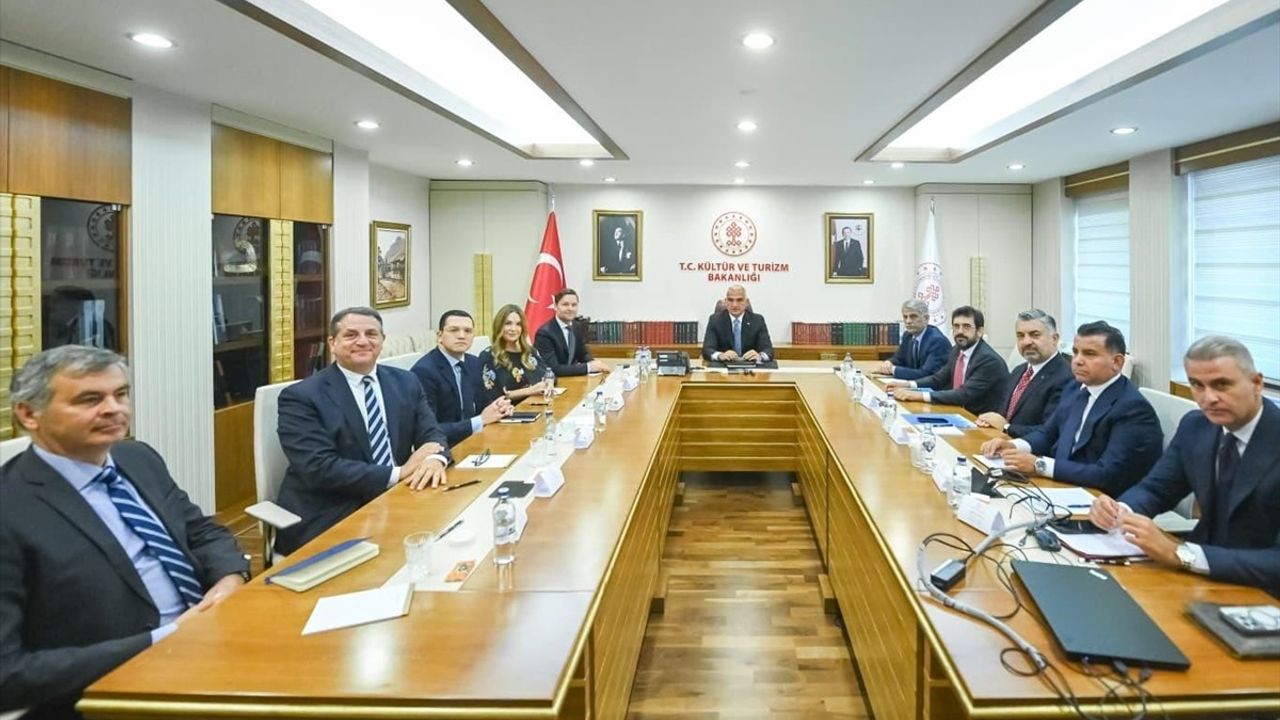 Bakan Ersoy: Spotify Türkiye Ofisi 2026'da İstanbul'da Açılıyor