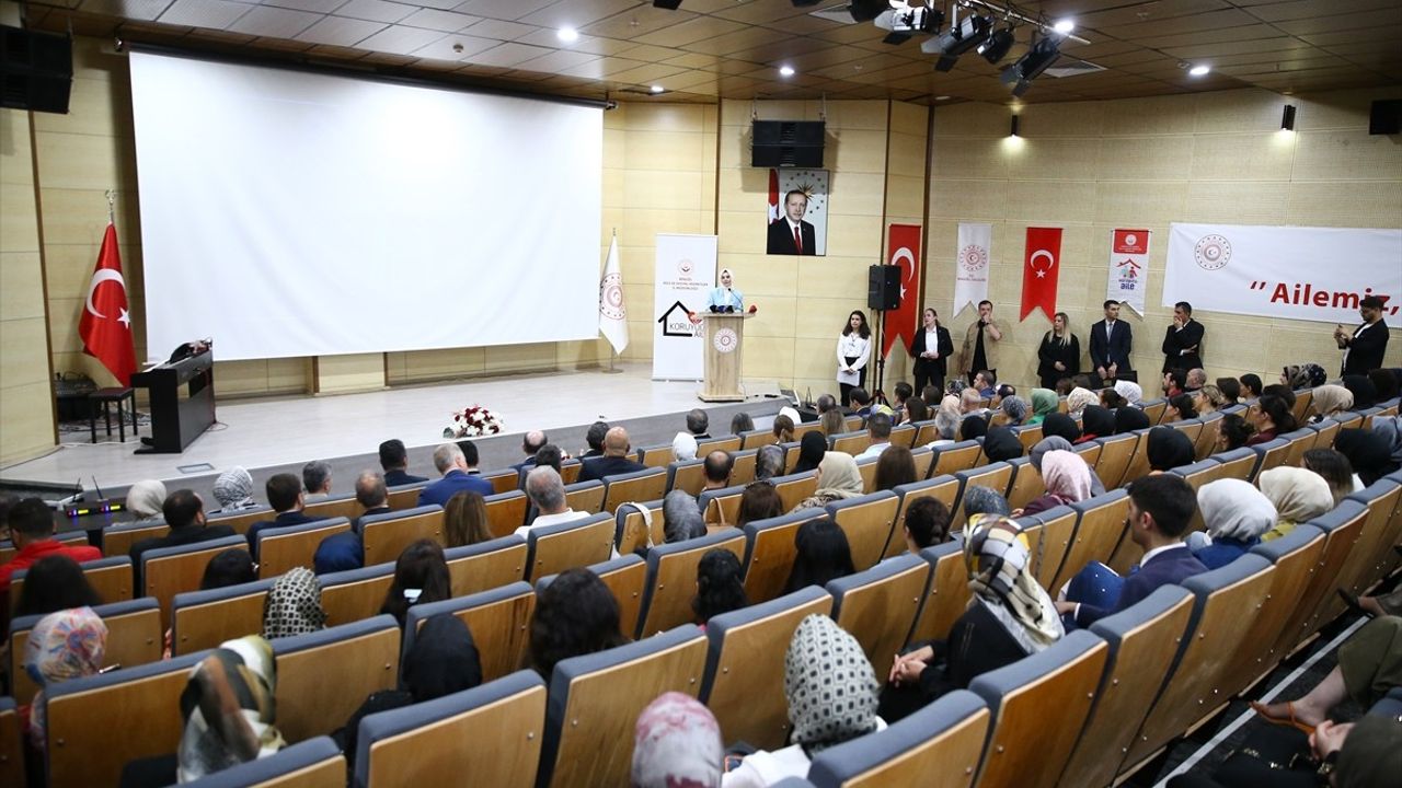 Bakan Göktaş, Koruyucu Aile Farkındalık Toplantısı'nda Gelecek Vizyonunu Paylaştı