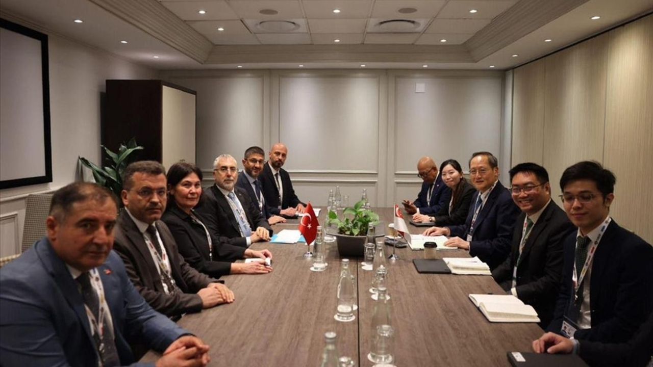 Bakan Işıkhan, Güney Afrika'da İkili Görüşmeler Gerçekleştirdi