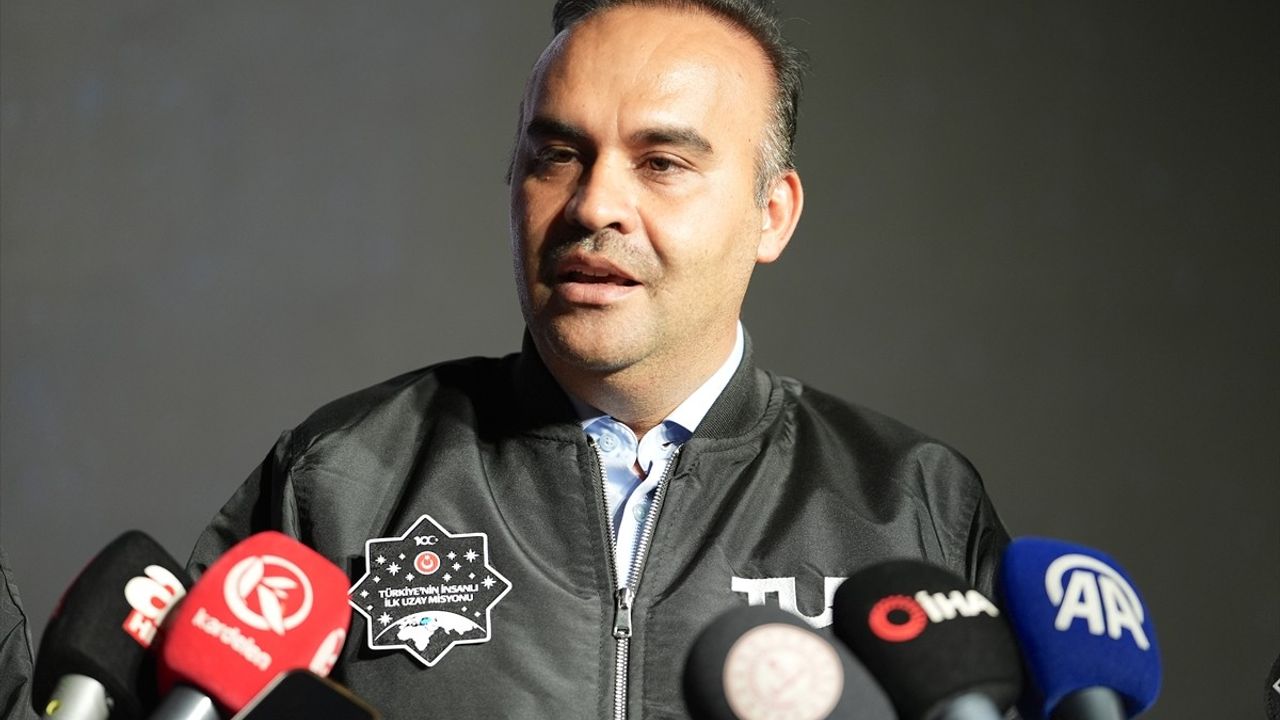 Bakan Kacır: 2026'da milli uzay aracı tamamlanacak, 2027'de Ay'a ay-yıldızlı bayrağımız taşınacak