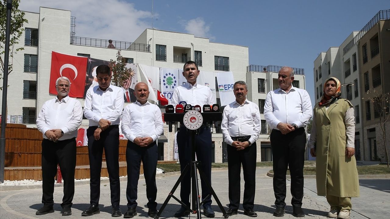 Bakan Kurum, Adıyaman'da Deprem Çalışmalarını Değerlendirdi