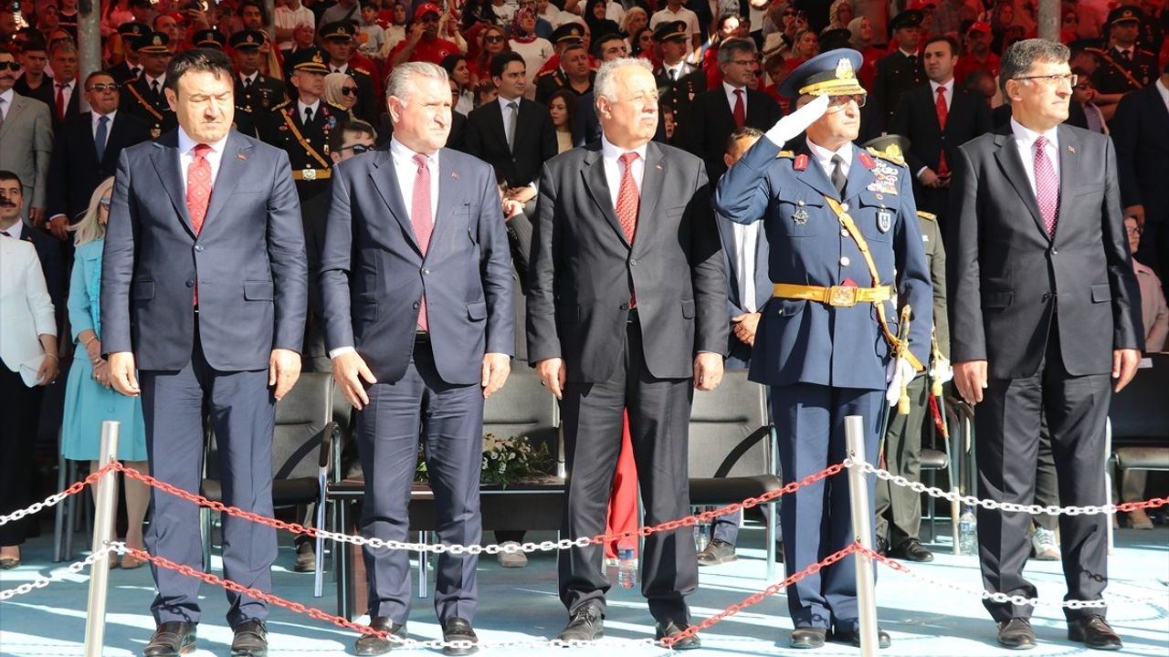 Bakan Osman Aşkın Bak: Kütahya'da 30 Ağustos kutlaması — 'Geleceğe güçlü yürüyen Türkiye'