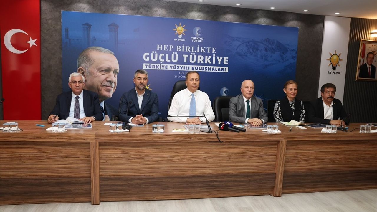 Bakan Yerlikaya Erzurum'da AK Parti İl Başkanlığını ve esnafı ziyaret etti