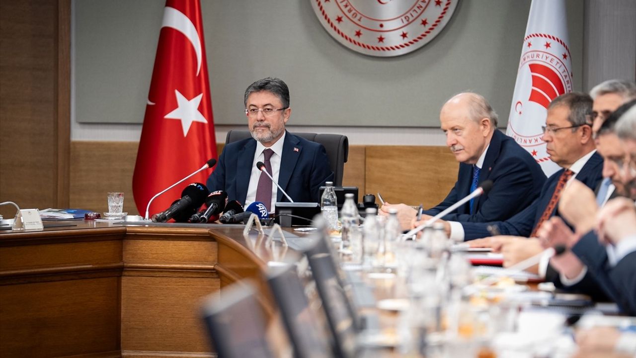 Bakan Yumaklı: 23 yılda 3,4 trilyon lira yatırımla 11 bine yakın su ve sulama eseri kazandırdık