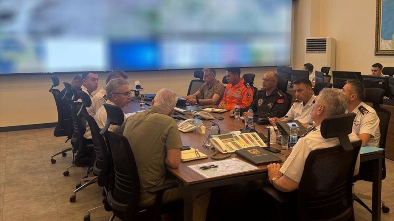 Balıkesir'deki Deprem Sonrası Jandarma'nın Müdahale Çalışmaları