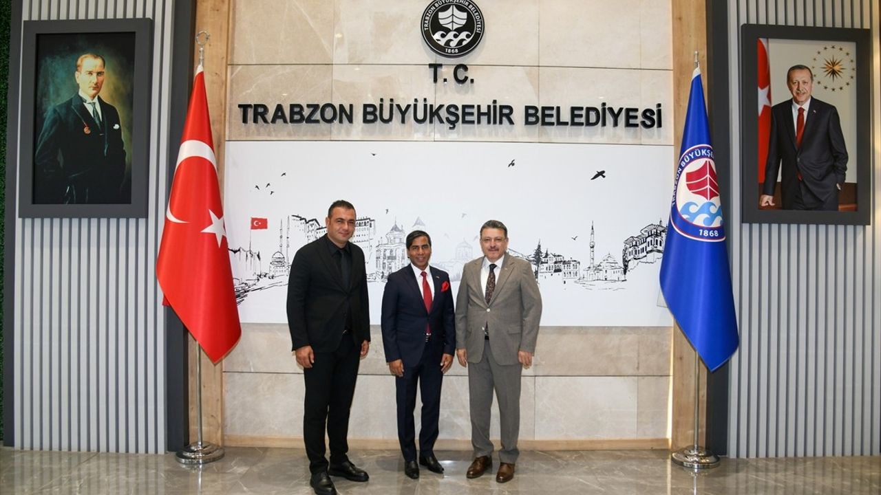 Bangladeş'in Ankara Büyükelçisi M. Amanul Haq, Trabzon Büyükşehir Belediyesi'ni ziyaret etti