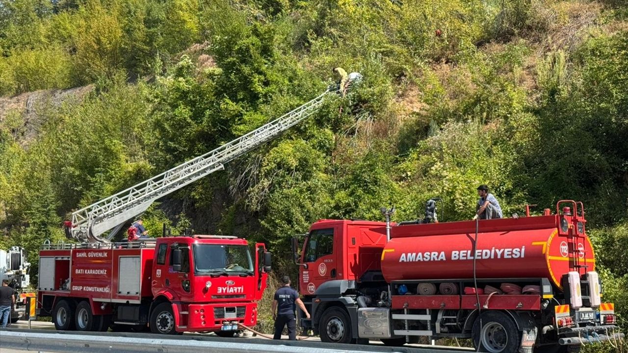 Bartın Amasra'da orman yangını: Ahatlar mevkiinde söndürme çalışmaları sürüyor