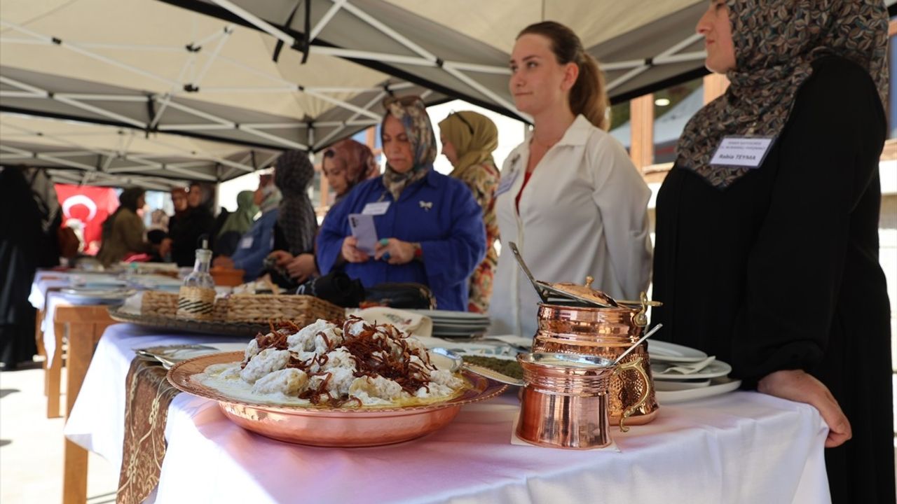 Bayburt'ta 1. Gastronomi Etkinliği: Yerel Lezzetler Arasta Bayburt'ta Tanıtıldı