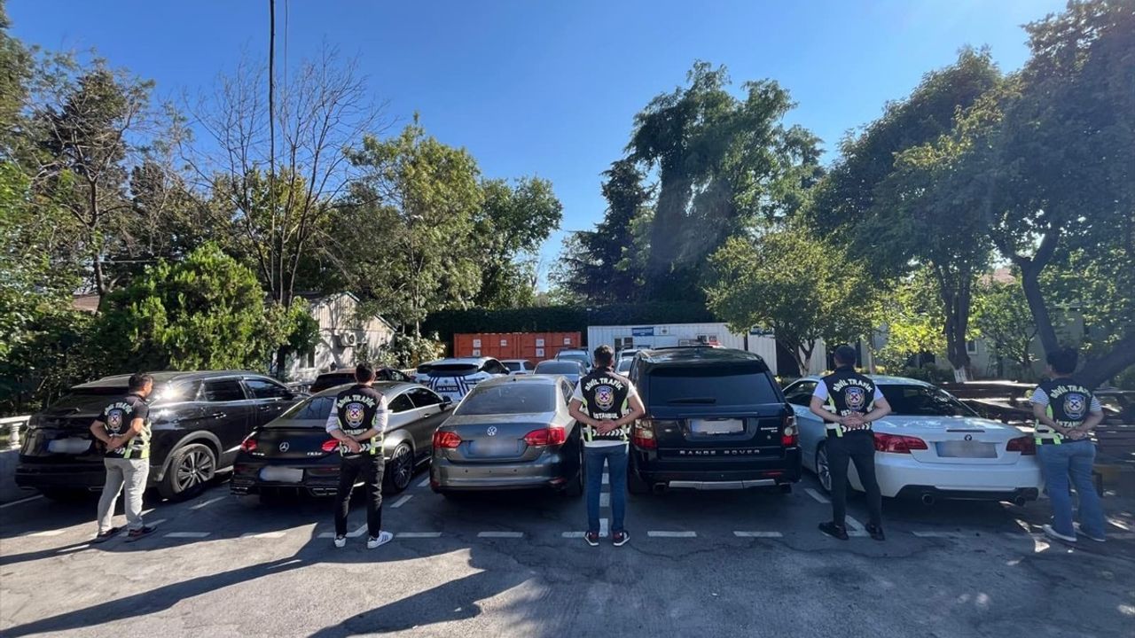 Bayrampaşa'da Trafiği Tehlikeye Düşüren 9 Sürücüye Ceza Uygulandı