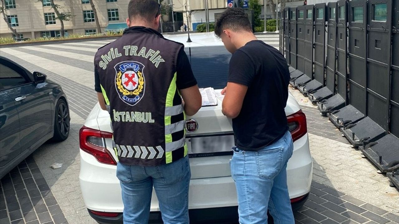 Beykoz'da Tünelde Konvoy Yapan 4 Sürücüye Cezai İşlem Uygulandı