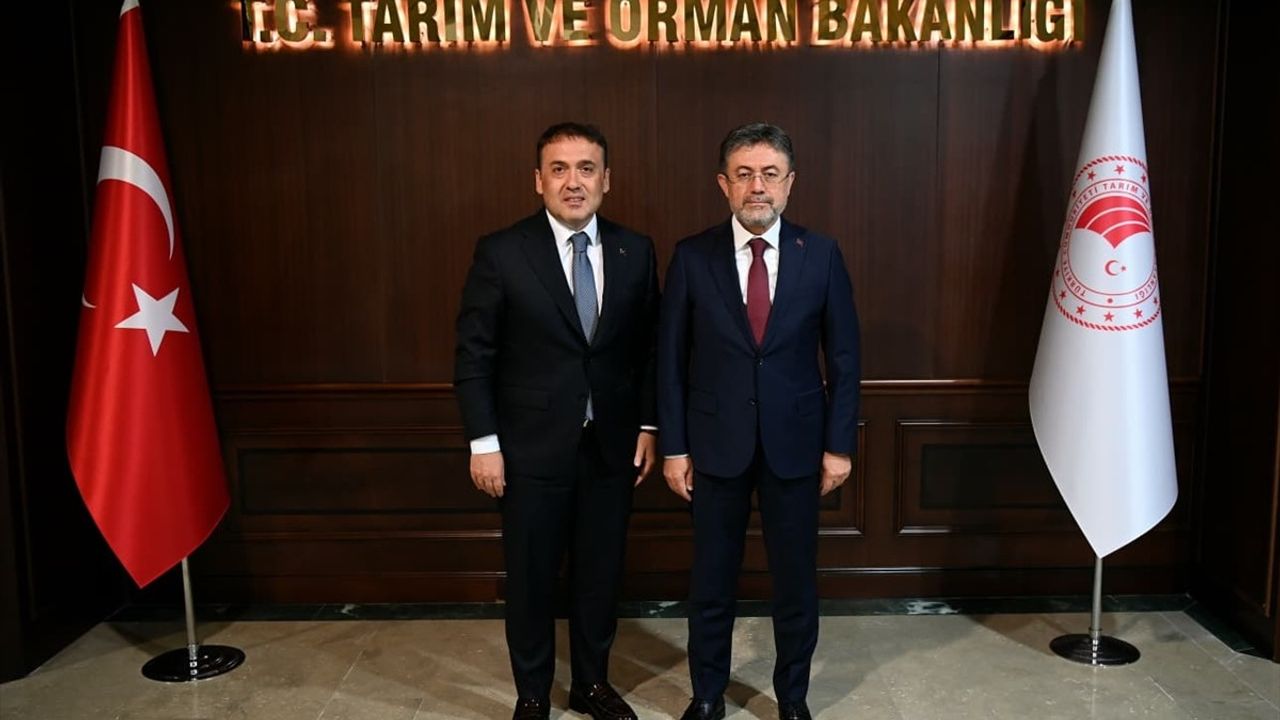 Bilecik Valisi Sözer, Tarım ve Orman Bakanı İbrahim Yumaklı'yı Ziyaret Etti