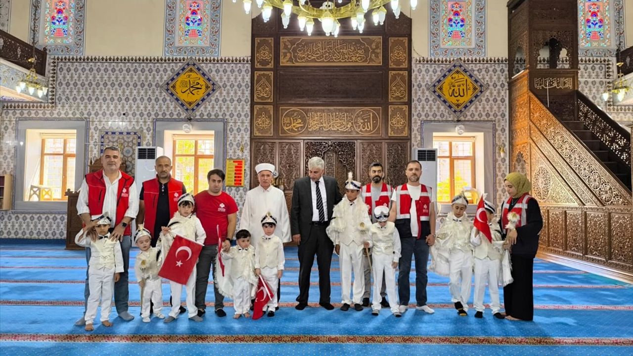 Bingöl'de 15 Çocuğun Katıldığı Toplu Sünnet Şöleni Düzenlendi