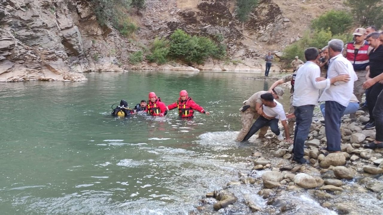 Bitlis Mutki'de serinlemek için girdiği derede 21 yaşındaki genç boğuldu