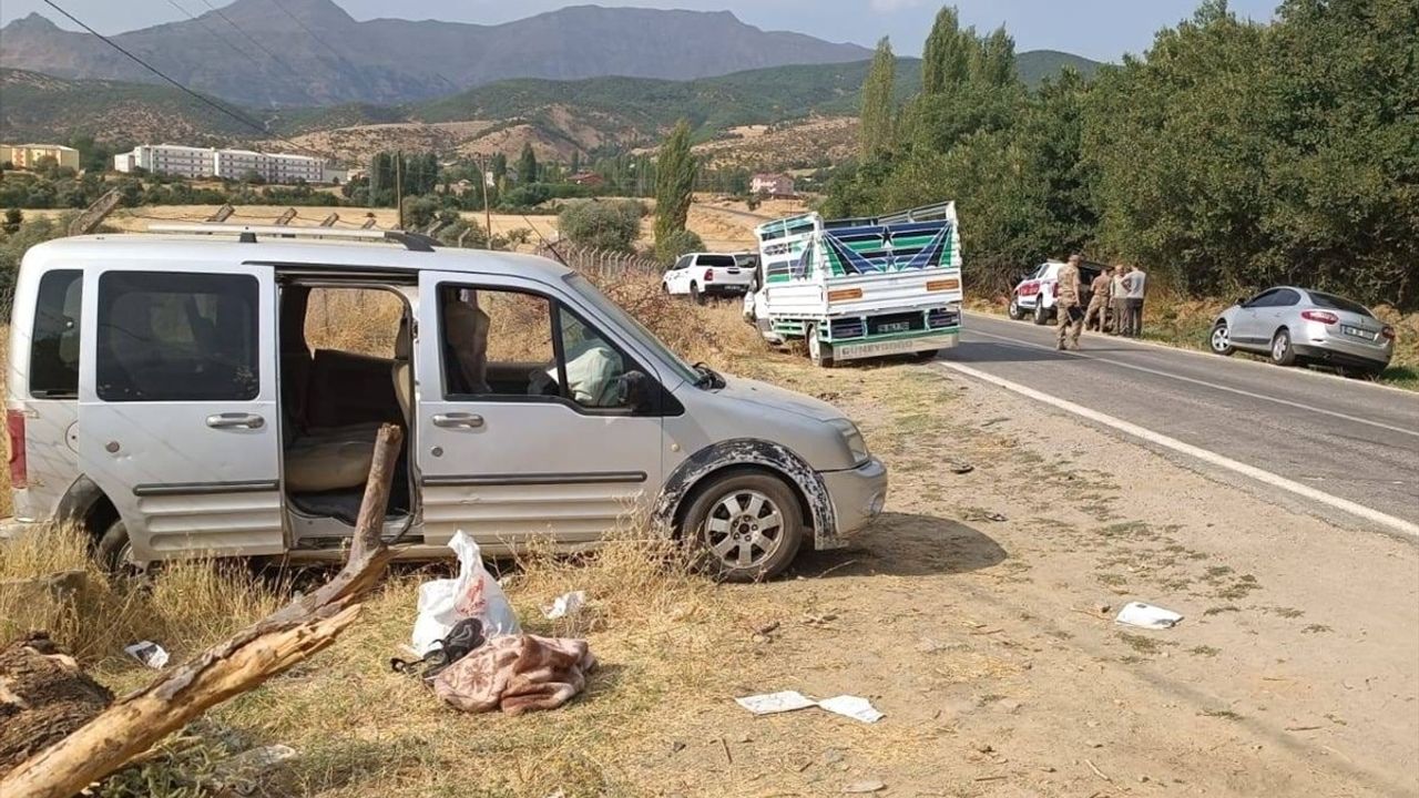 Bitlis'te Trafik Kazasında 5 Kişi Yaralandı