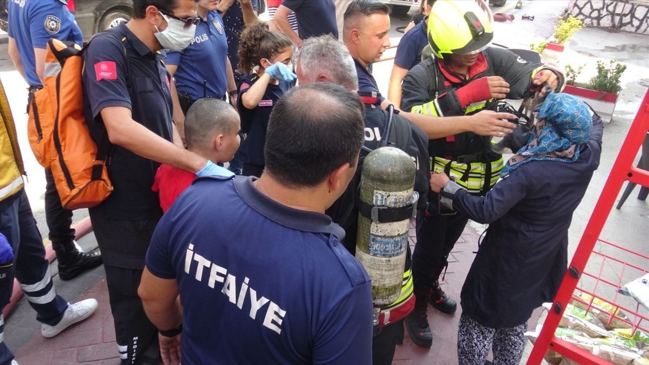 Bolu'da Yangın Çıkan Apartmanda İki Kişi Kurtarıldı