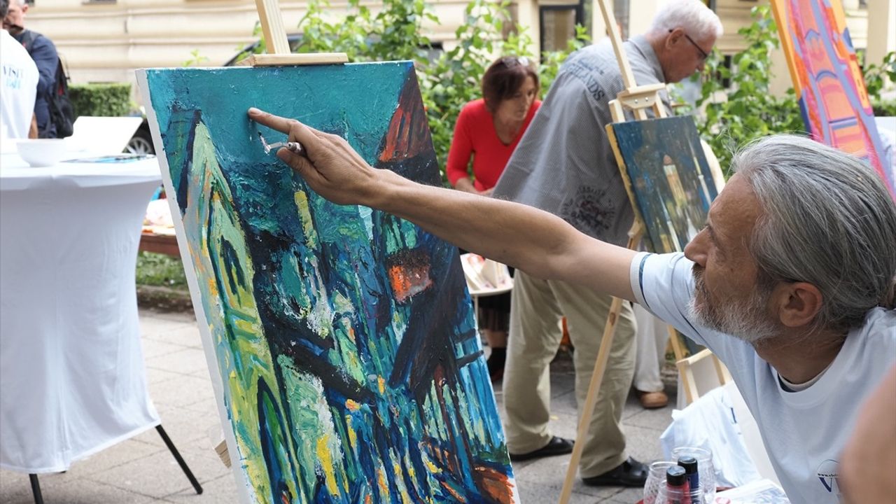 Bosna Hersekli ressamlar Saraybosna'da mimari ve doğal güzellikleri tuvale aktardı