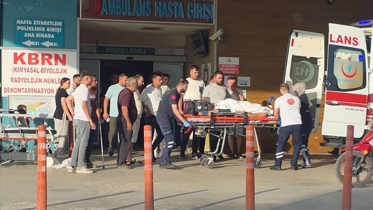 Bursa İnegöl'de motosiklet ile kamyon çarpıştı: 2 kişi ağır yaralandı