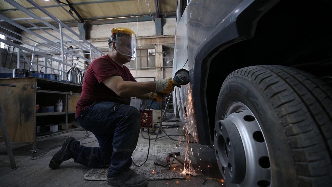 Bursalı Tekaydınlar, yılda 500 araç üretiyor ve tasarımlarını 22 ülkeye ihraç ediyor