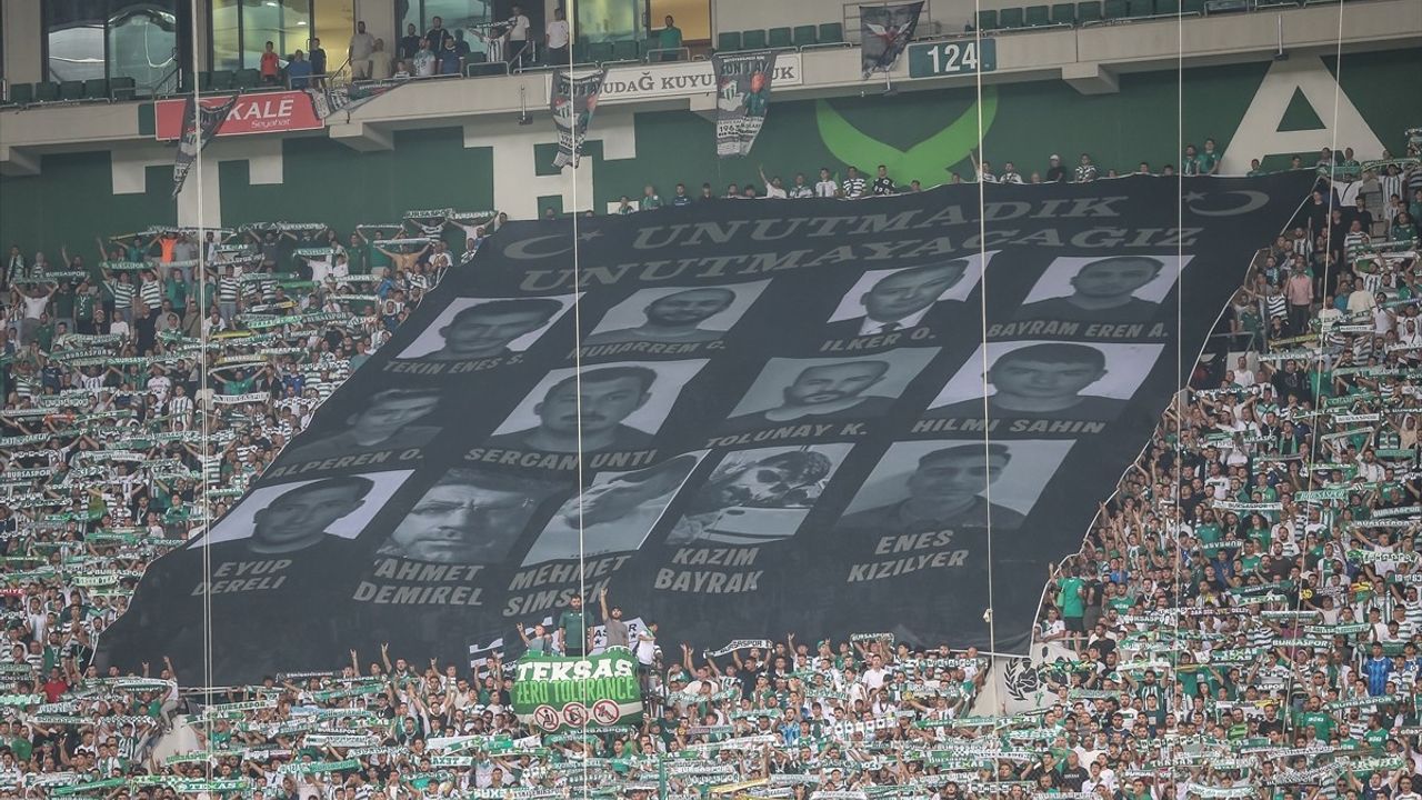 Bursaspor, Eskişehirspor ile "Doğa İçin Tek Yürek" dostluk maçında 2-1 kazandı