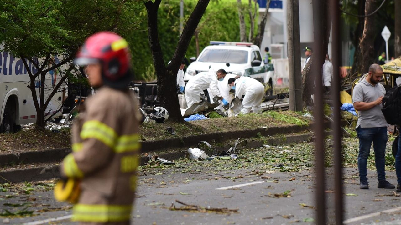 Cali'de askeri hava üssü yakınında bombalı saldırı: 5 ölü, 36 yaralı