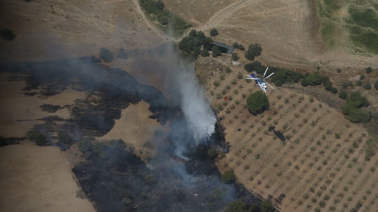 Çanakkale'de Zirai Alanda Çıkan Yangın Kontrol Altına Alındı