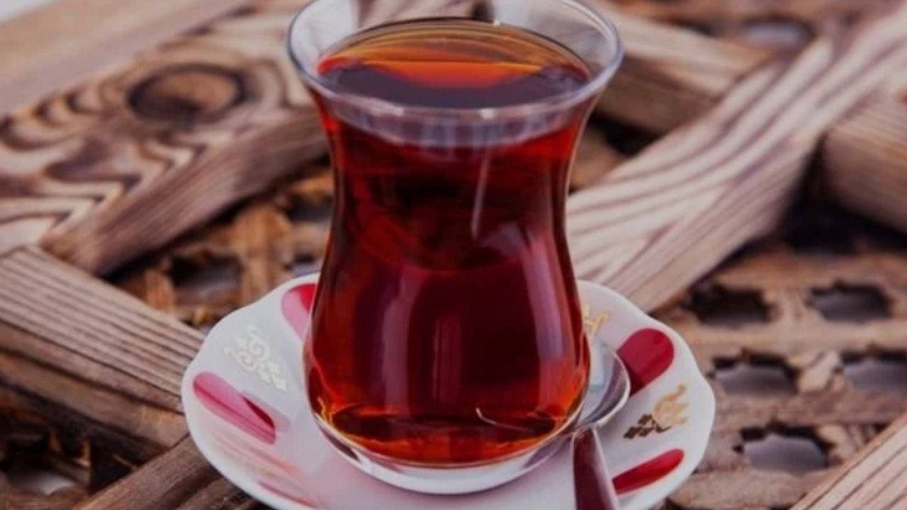Çay içmek de lüks oluyor! Ardı ardına çifte zam geldi 