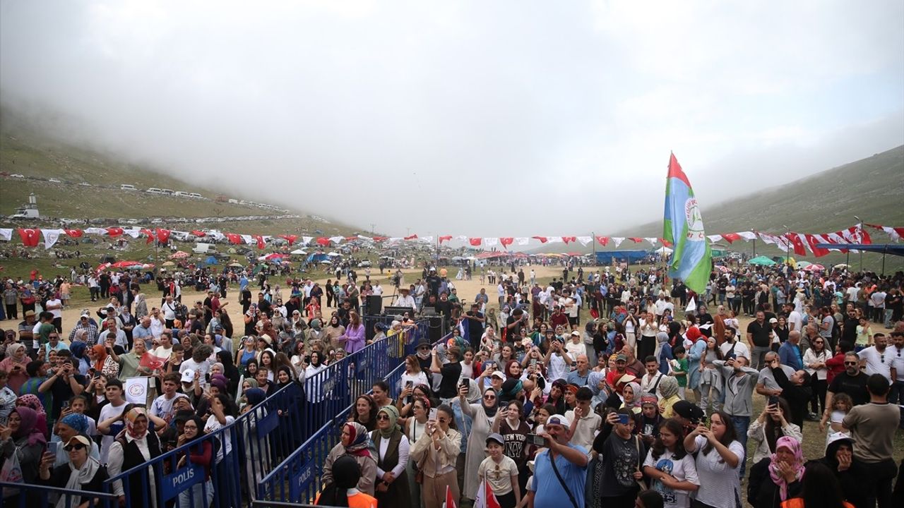 Çaykur Rizespor'un 'Birlik ve Beraberlik Şöleni' İkizdere'de Tamamlandı