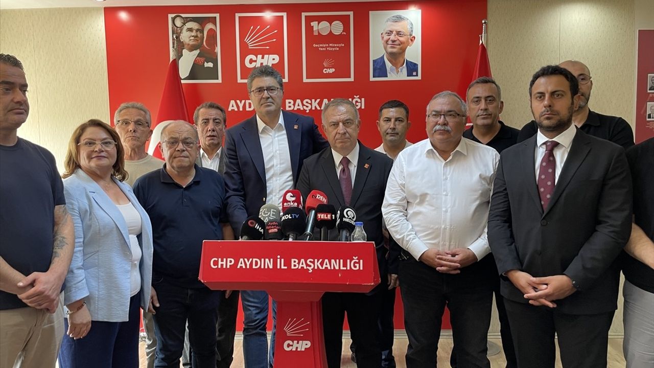 CHP Genel Başkan Yardımcıları Zeybek ve Aytekin Aydın'da ilçe belediye başkanlarıyla değerlendirme toplantısı yaptı
