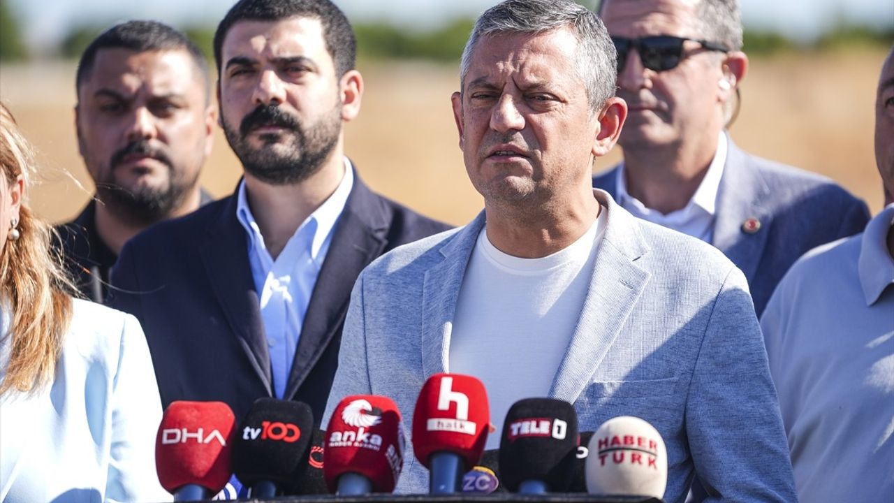 CHP Genel Başkanı Özel, İmamoğlu ve Tutukluları Marmara Kapalı Ceza ve İnfaz Kurumu'nda Ziyaret Etti