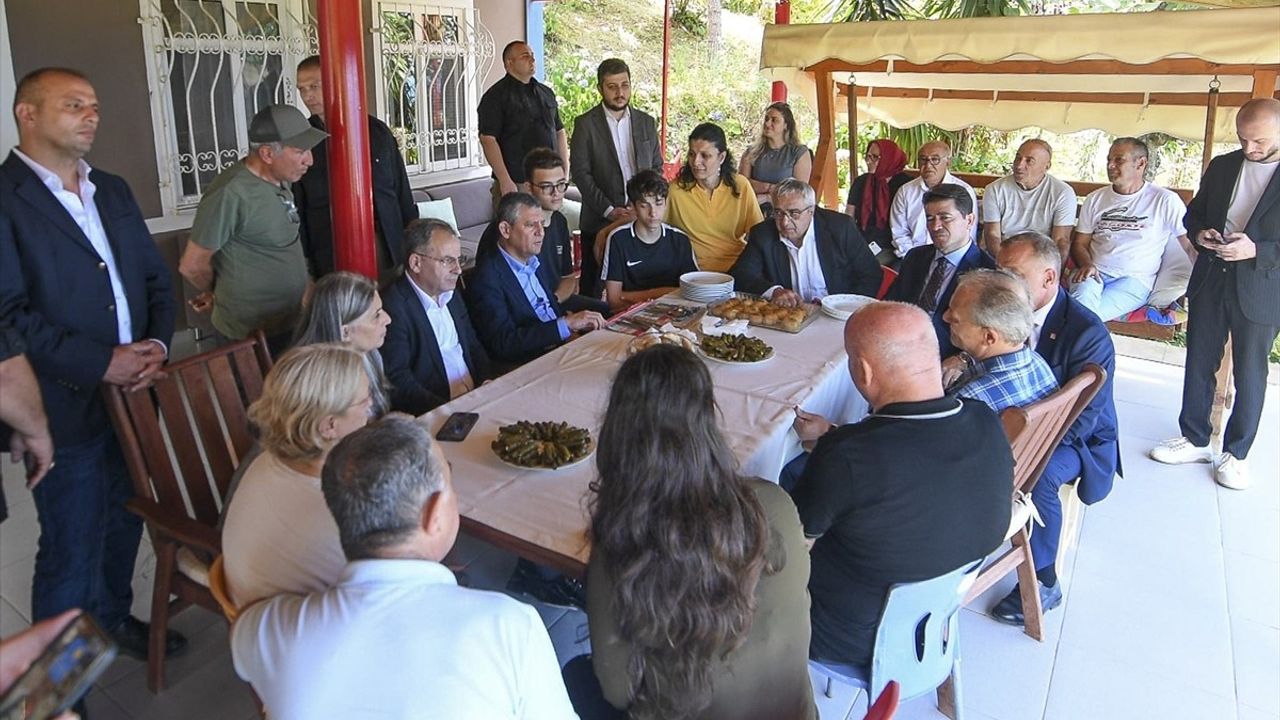 CHP Genel Başkanı Özgür Özel'den Sabih Tekin Çağlar'a taziye ziyareti