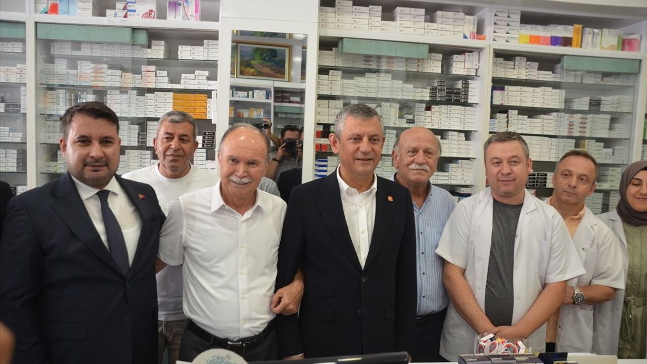 CHP Genel Başkanı Özgür Özel, Kahramankazan'da Esnaf Ziyaretinde Bulundu