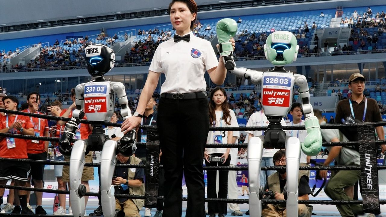 Çin'de Dünya İnsansı Robot Oyunları finali tamamlandı: Spor, performans ve senaryo müsabakaları