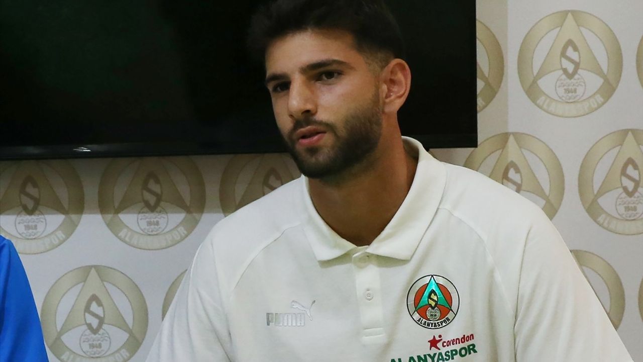 Corendon Alanyaspor, 5 Futbolcusuyla Sözleşme Uzatma İmzası Attı