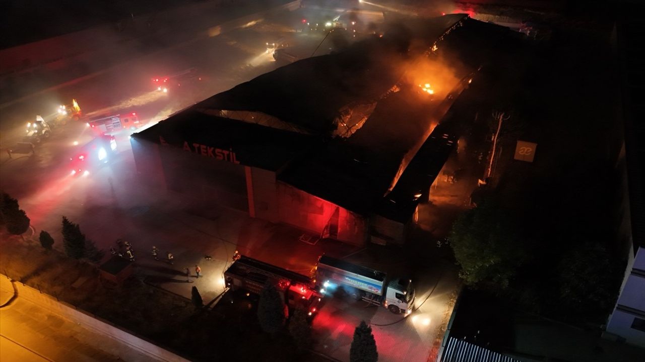 Çorum'da Tekstil Fabrikasında Yangın: 8 Kişi Etkilendi