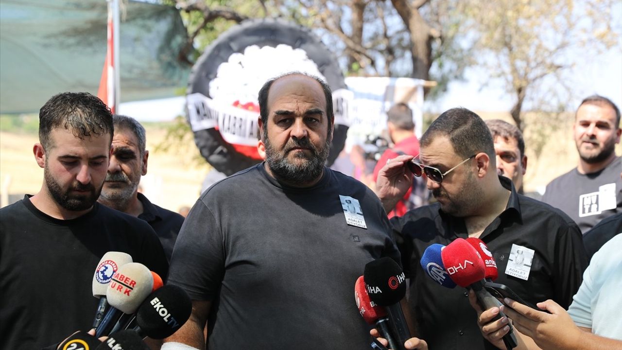 Diyarbakır'da Narin Güran mezarı başında anıldı, aile adalet talebini yineledi