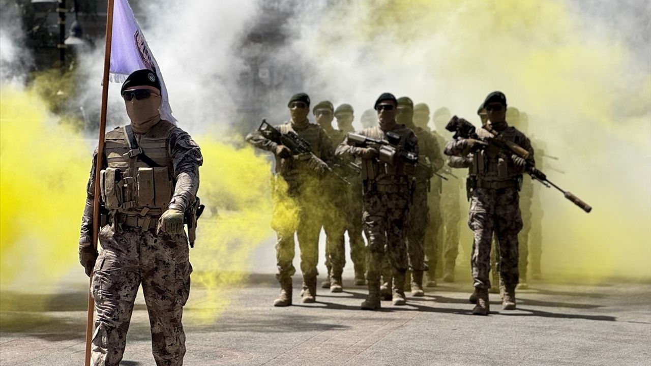 Diyarbakır ve çevre illerde 30 Ağustos Zafer Bayramı'nın 103. yılı törenlerle kutlandı