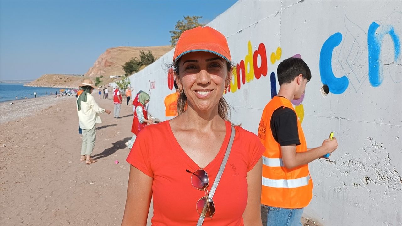 Doğaseverler, Van Gölü ve Alzheimer Hastalığı İçin Etkinlik Düzenledi