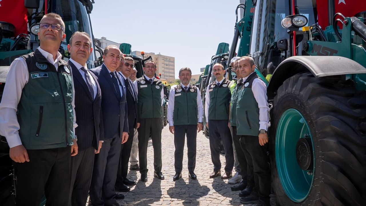 DSİ araç parkına 50 kazıcı-yükleyici daha eklendi: Makine parkı 3 bin 925’e ulaştı