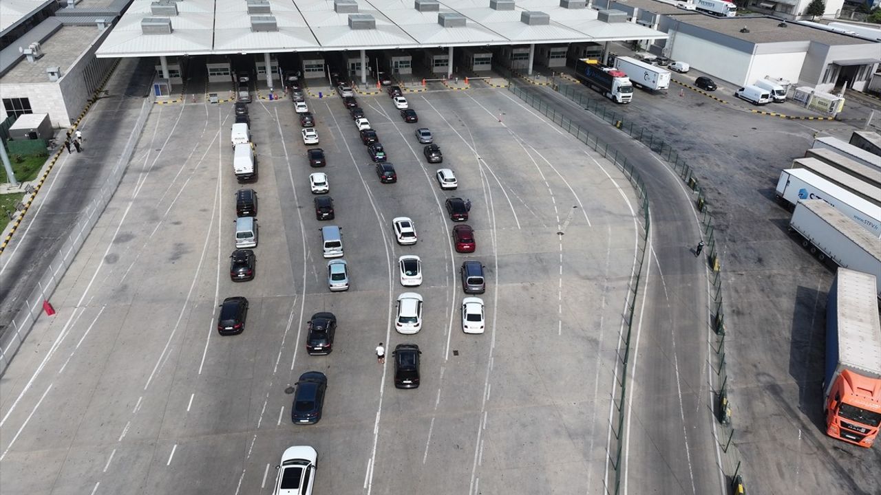 Edirne'de Gurbetçilerin Dönüş Yolculuğu Başladı