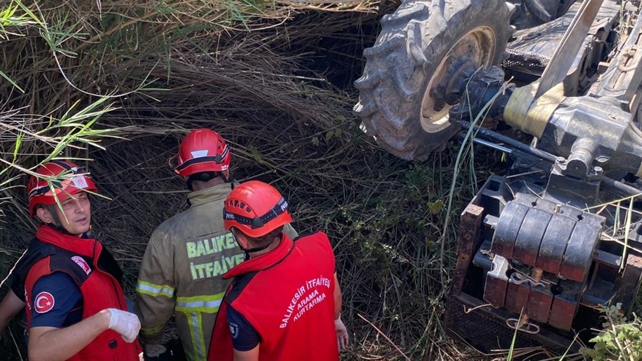 Edremit'te devrilen traktörün sürücüsü F.E. yaşamını yitirdi