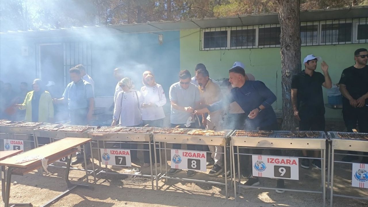 Elazığ Keban'da 5. Keban Su ve Balık Festivali ikinci gün etkinlikleriyle sürdü