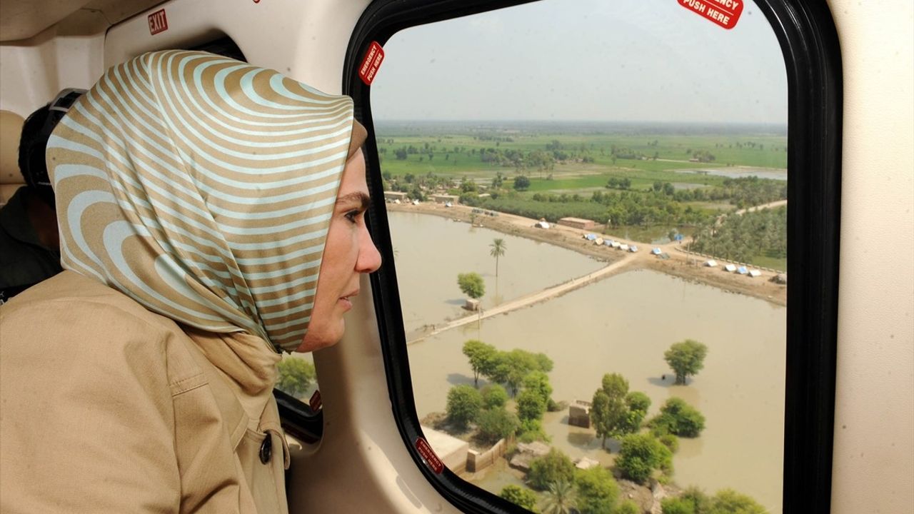 Emine Erdoğan'dan Pakistan sel felaketiyle ilgili taziye: Kızılay sahada, yardımlar sürüyor