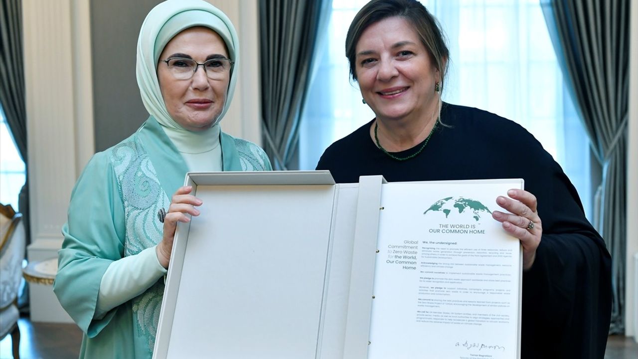Emine Erdoğan, Gürcistan Cumhurbaşkanı Kavelashvili'nin Eşi Tamar Bagrationi ile Görüştü