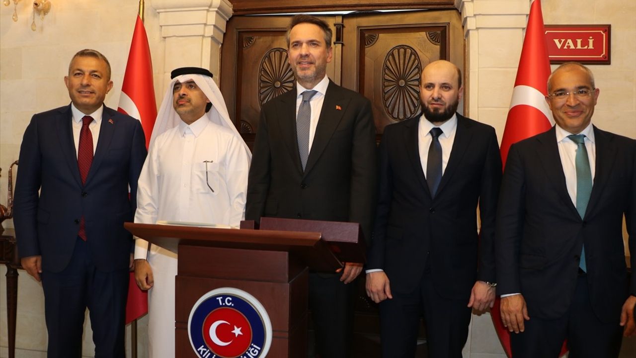 Enerji ve Tabii Kaynaklar Bakanı Bayraktar, Kilis'te Ziyaretlerde Bulundu